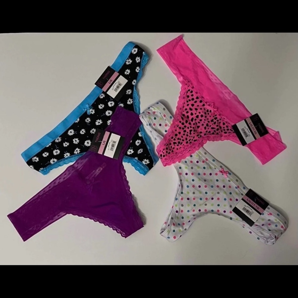 Brand new No Boundries thongs
